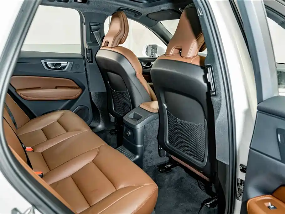 Volvo XC60 Plug-in Hybrid 2024 2023 T8 PHEV Long Range AWD Inscription Luxury Enjoyment Edition