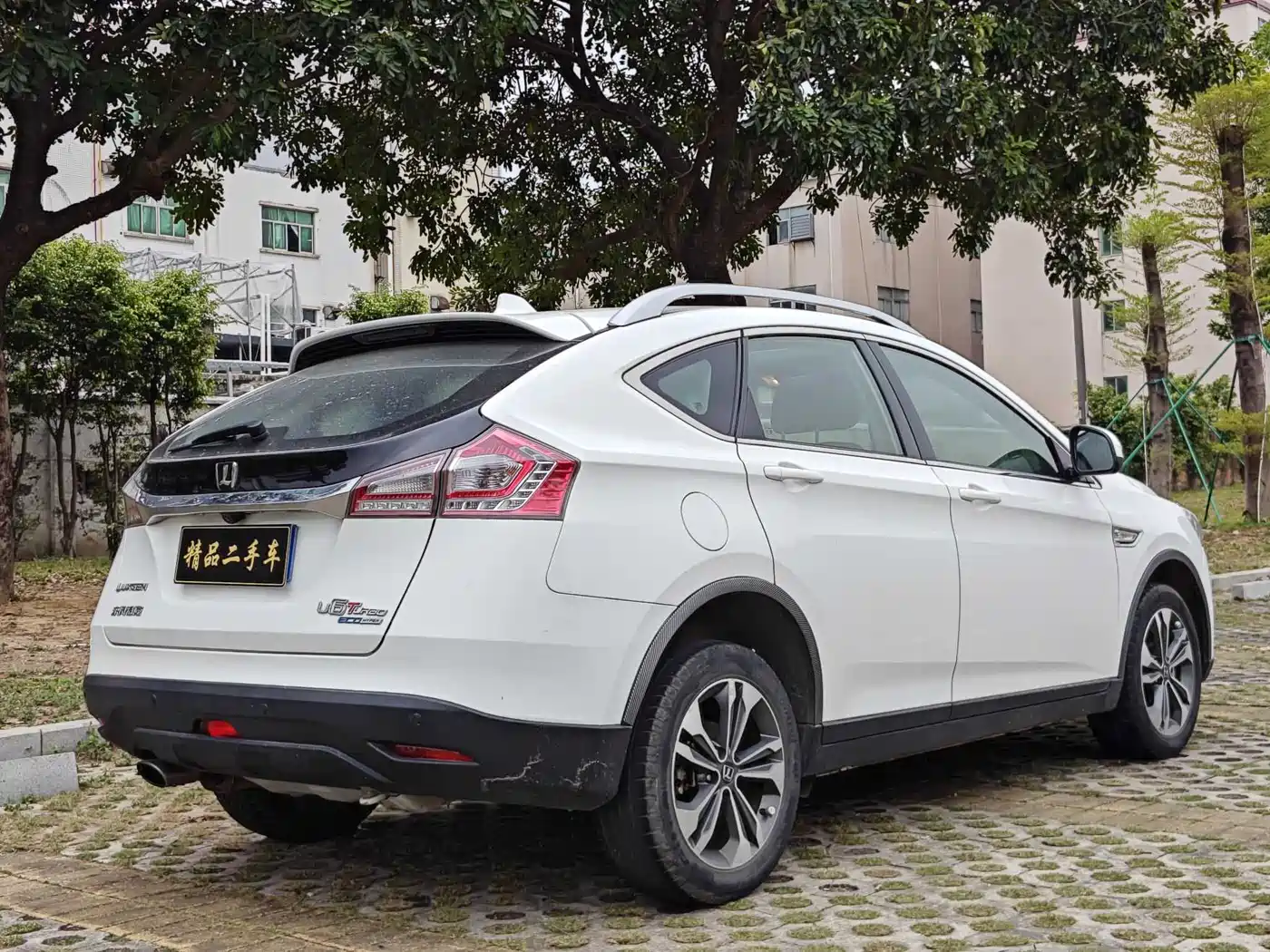 LUXGEN EXCELLENT 6 SUV