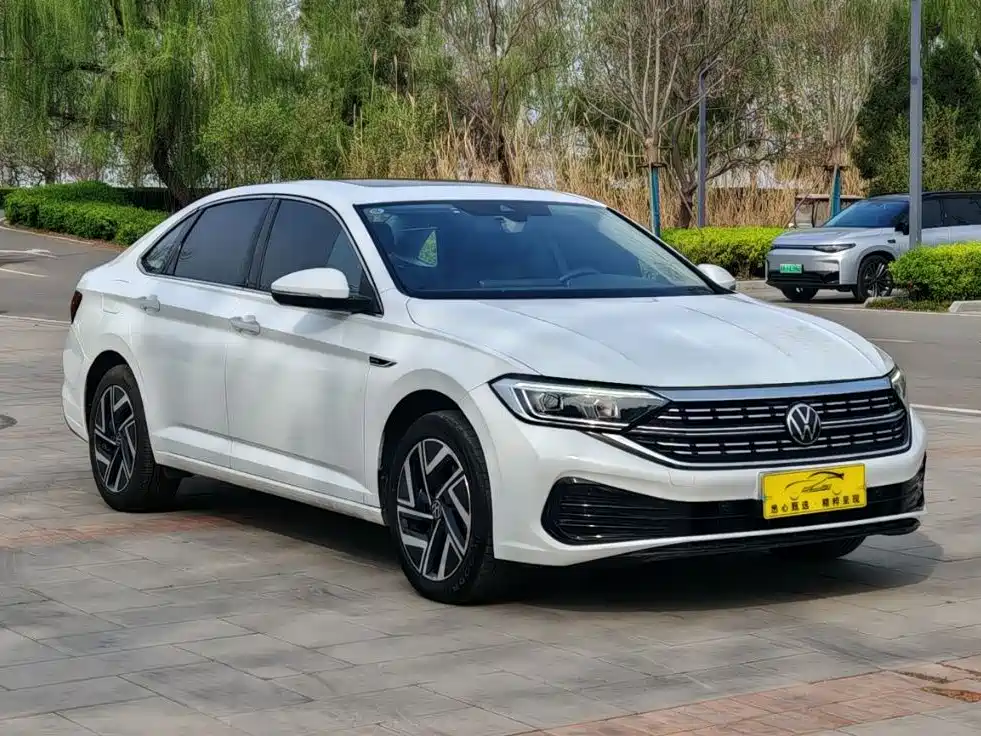 Volkswagen Sagitar 2023 Model Year 200TSI DSG Surpass Edition фото 3
