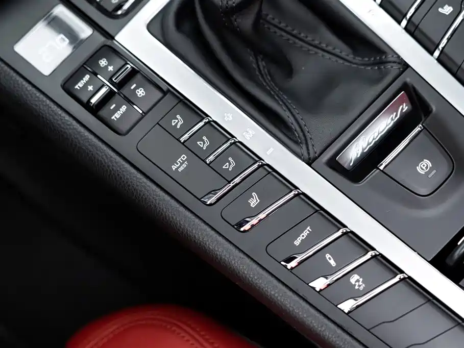Porsche Macan 2017 Macan 2.0T фото 16