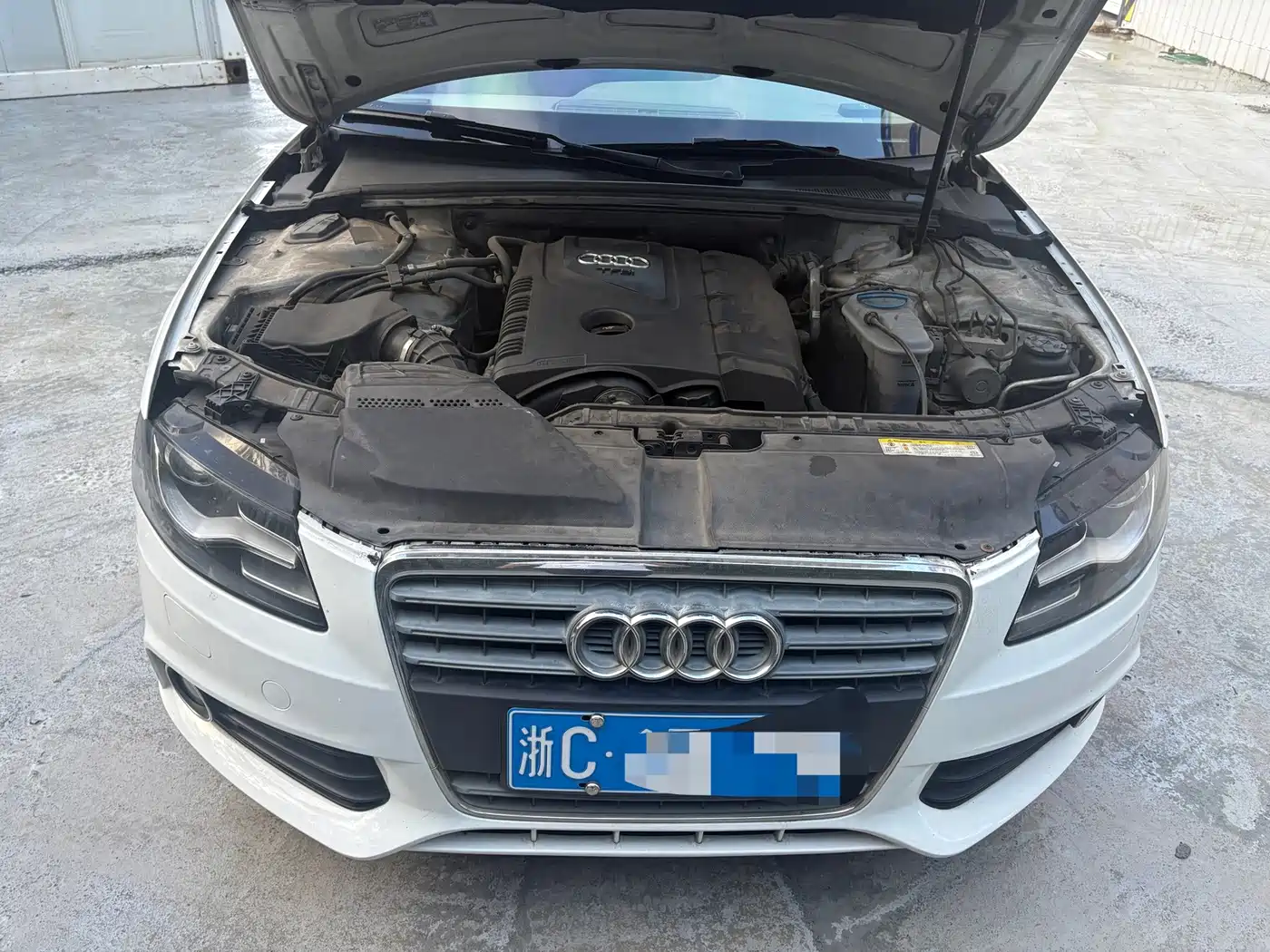 Audi A4L 2010 2010 2.0 TFSI Technology