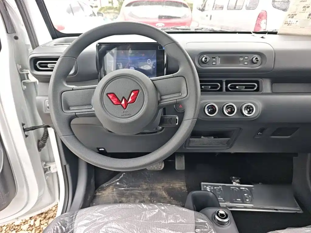 Wuling Motors Wuling Zhiguang NEV 2026 2025 Model 305km Base Version