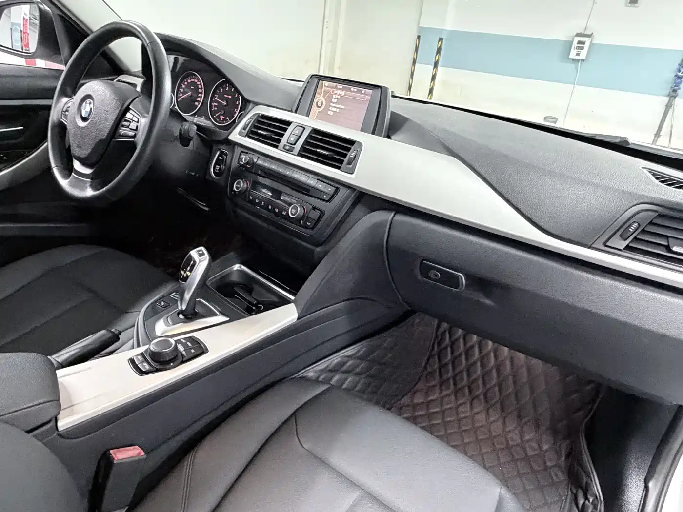 BMW 3 Series 2014 320Li Fashion фото 5