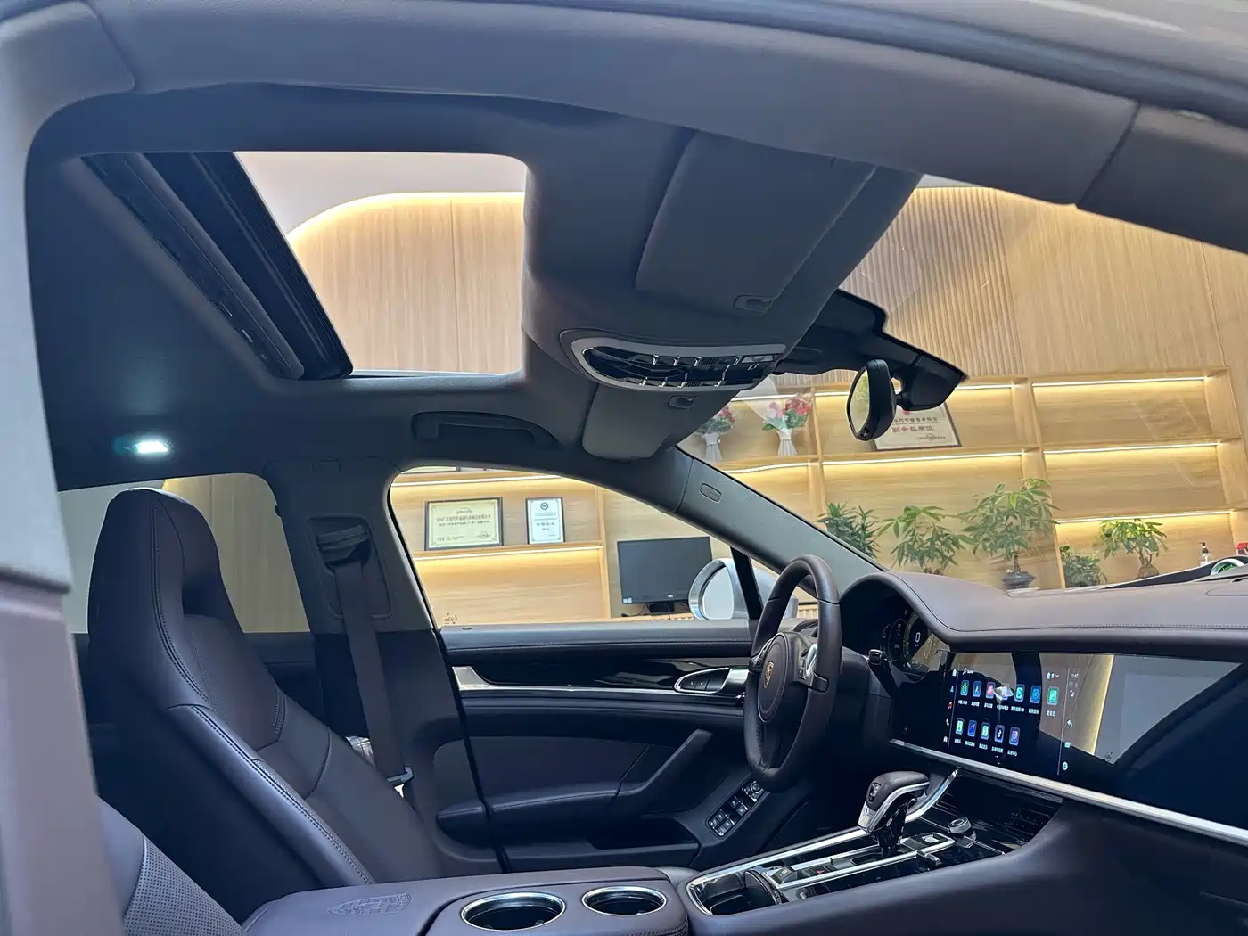 Porsche Panamera 2014 Panamera Executive 3.0T фото 21