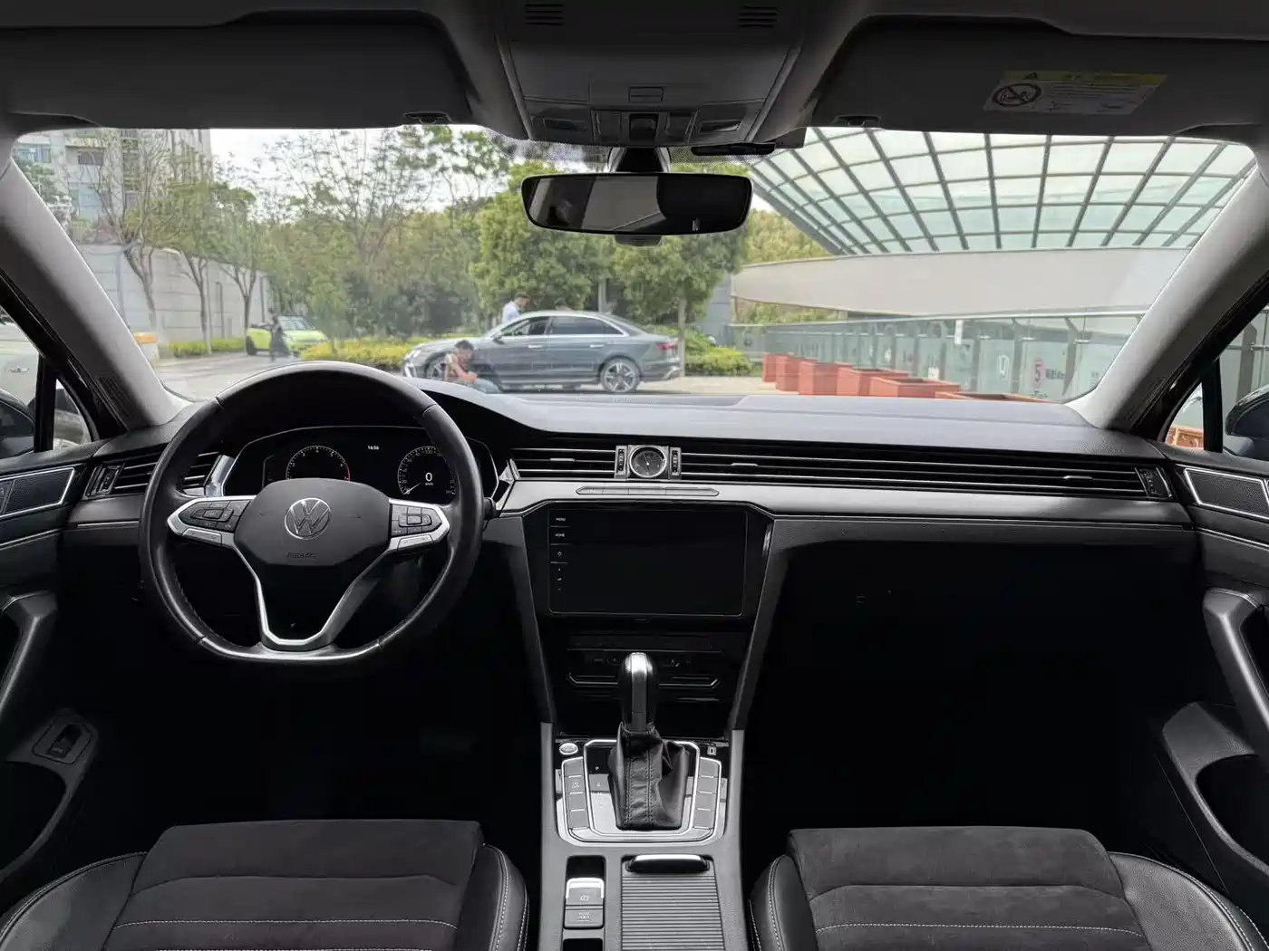 Volkswagen Magotan 2020 330TSI DSG Luxury фото 12