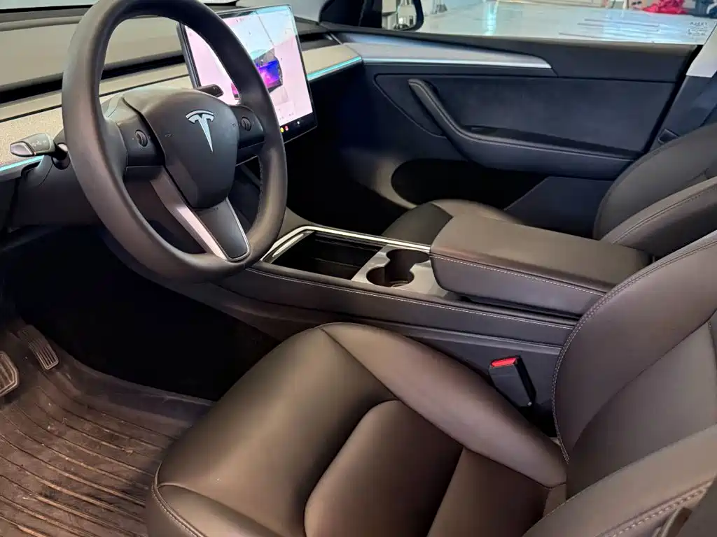 Фото 2 - Tesla Model Y