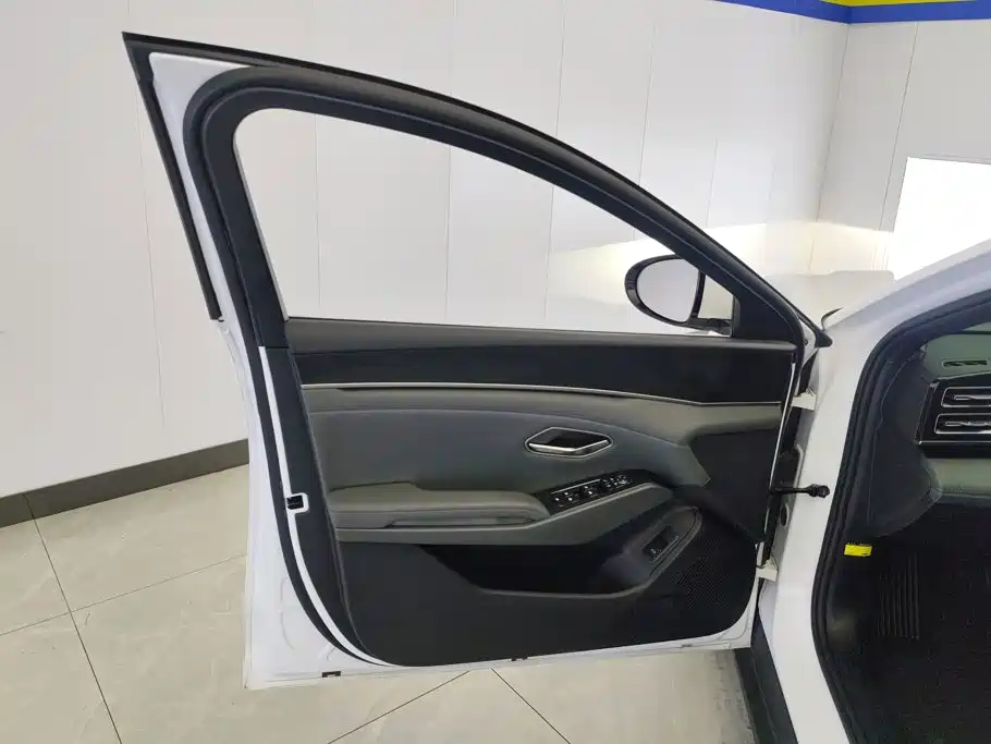 BYD Qin L 2024 2024 DM-i 80KM Leading Edition