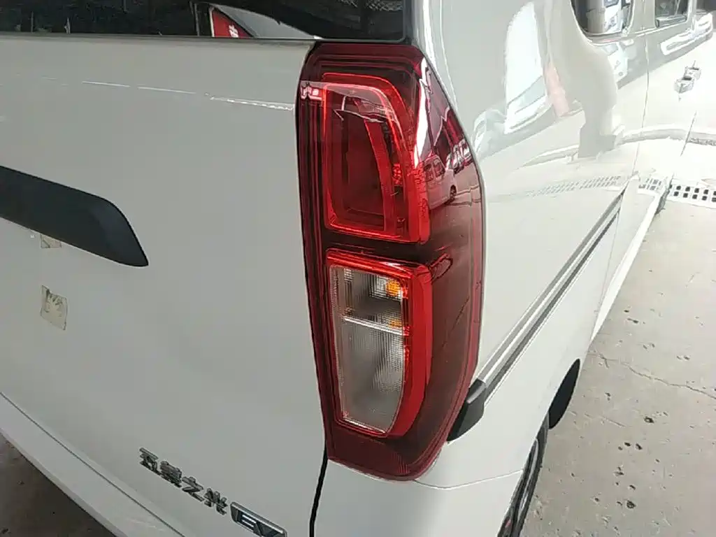Wuling Motors Wuling Zhiguang NEV 2026 2025 Model 305km Base Version