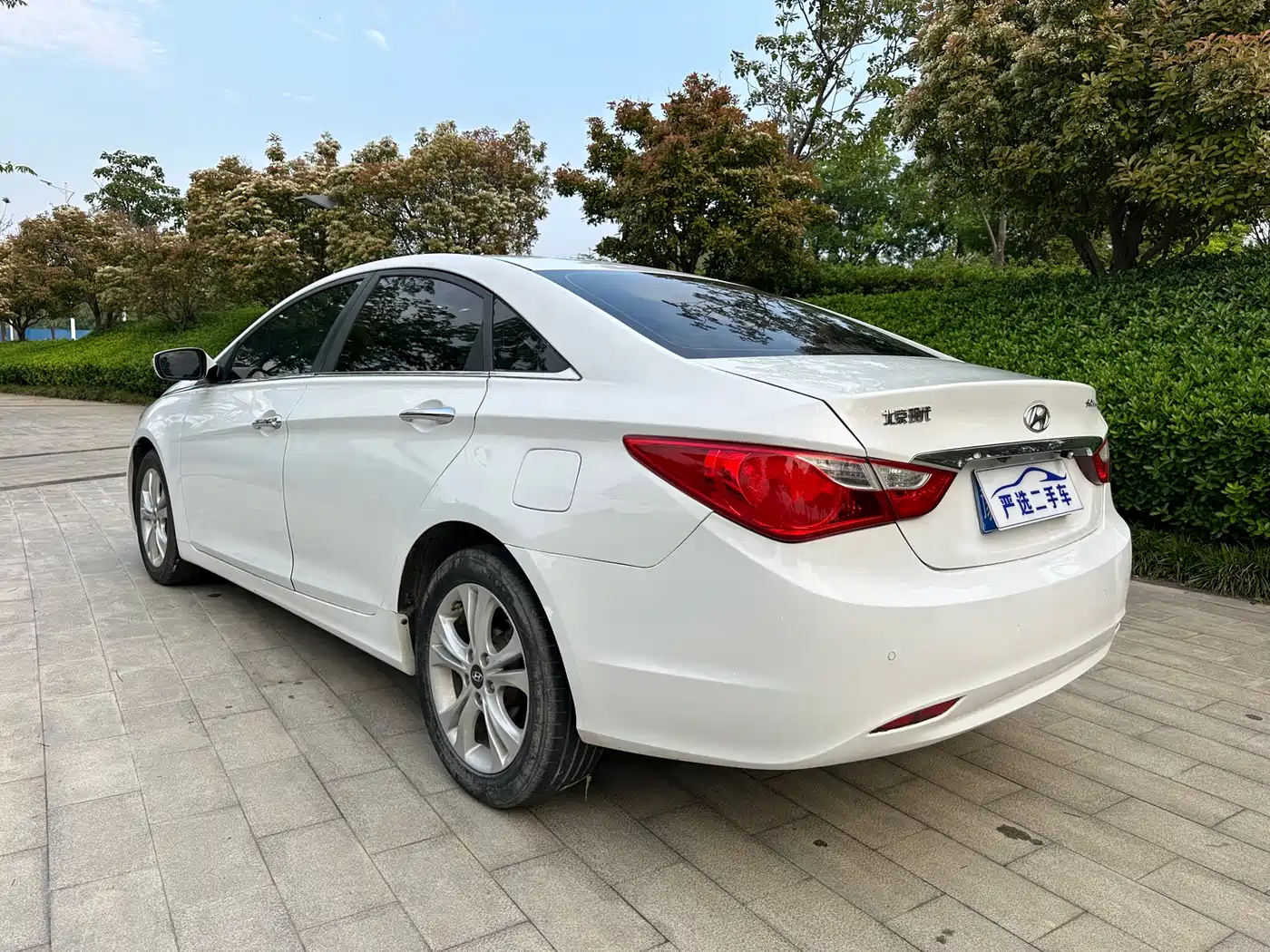 Hyundai Sonata 2011 2.0L Auto Leading Edition фото 10