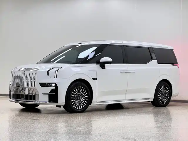 Zeekr 009 7 мест с проходом, полный привод, 140kWh
