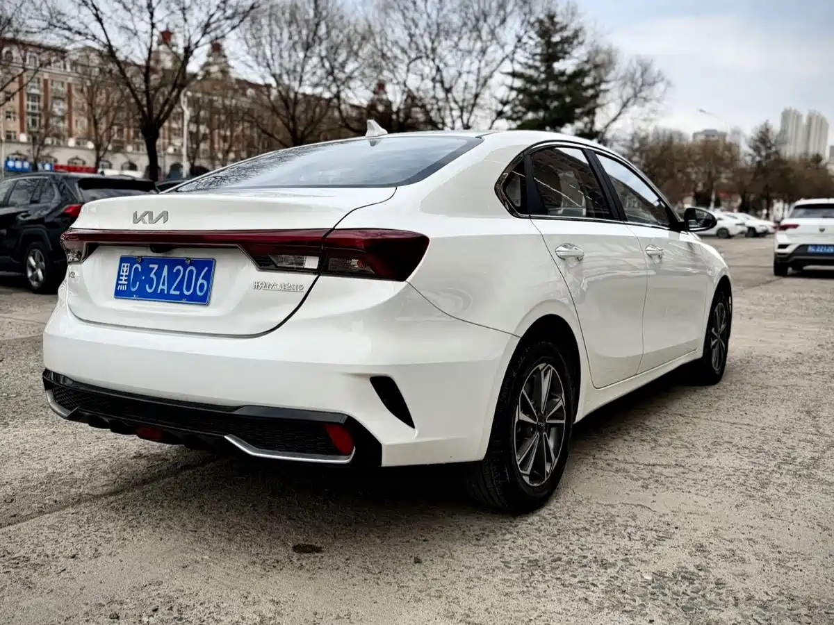 Kia K3 2023 Model 1.5L CVT Luxury Edition фото 6