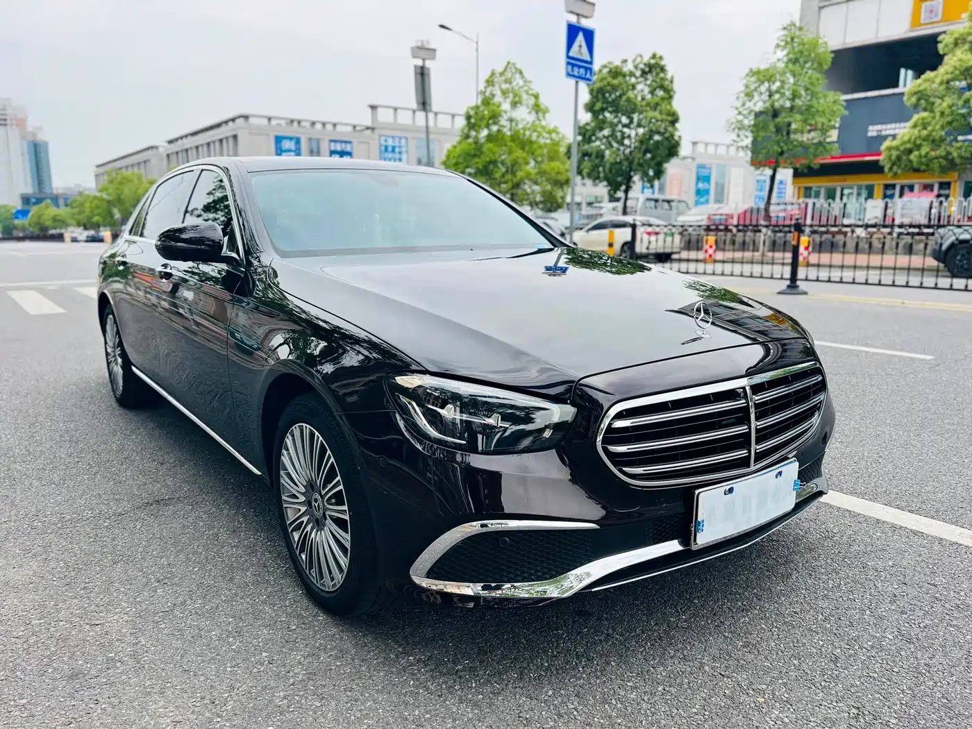 Mercedes-Benz E-Class 2022 E 300 L Luxury фото 3