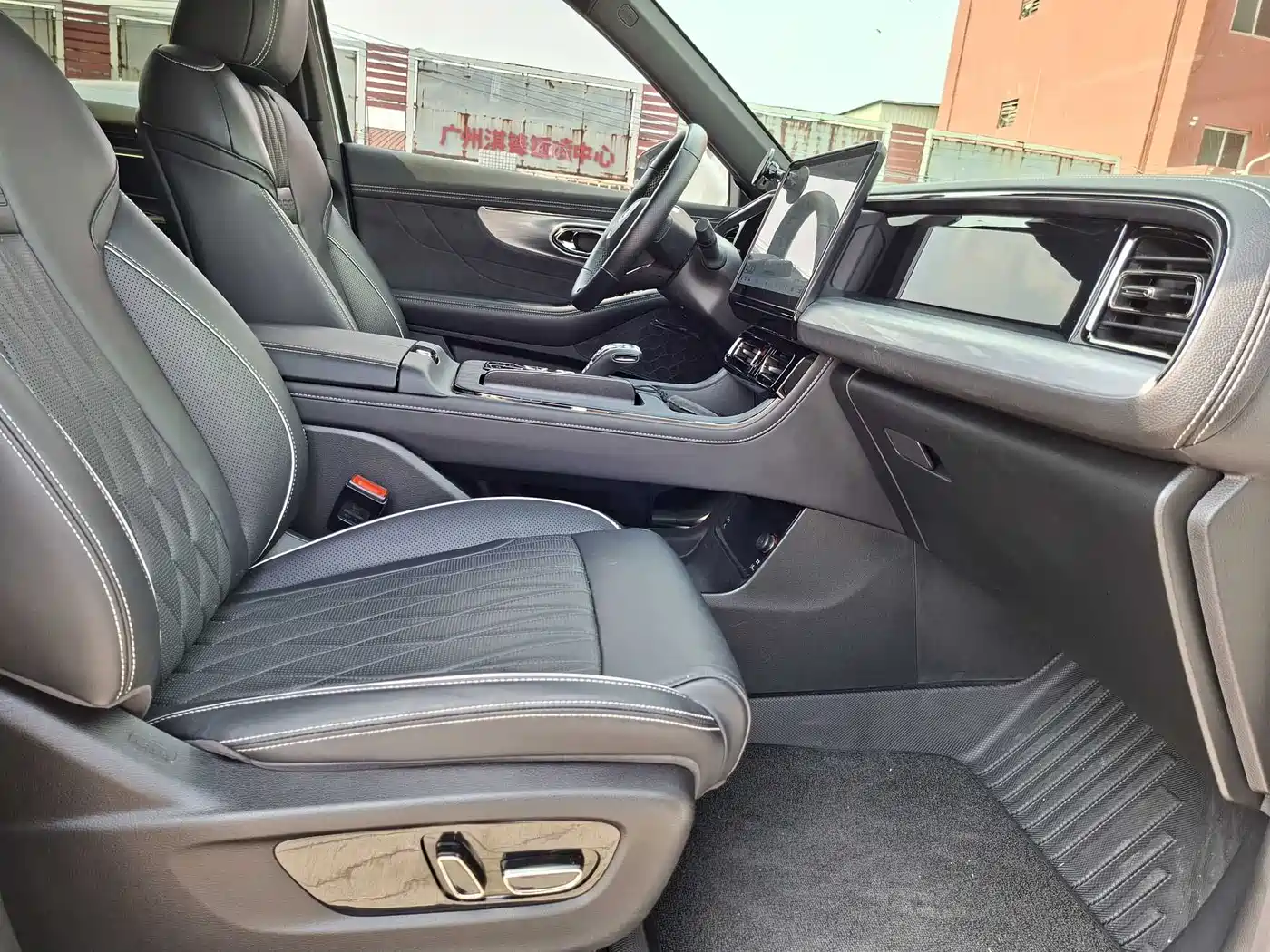 GAC Trumpchi Trumpchi GS8 2024 Dual Engine Series 2.0TM 2WD Premium Edition фото 19