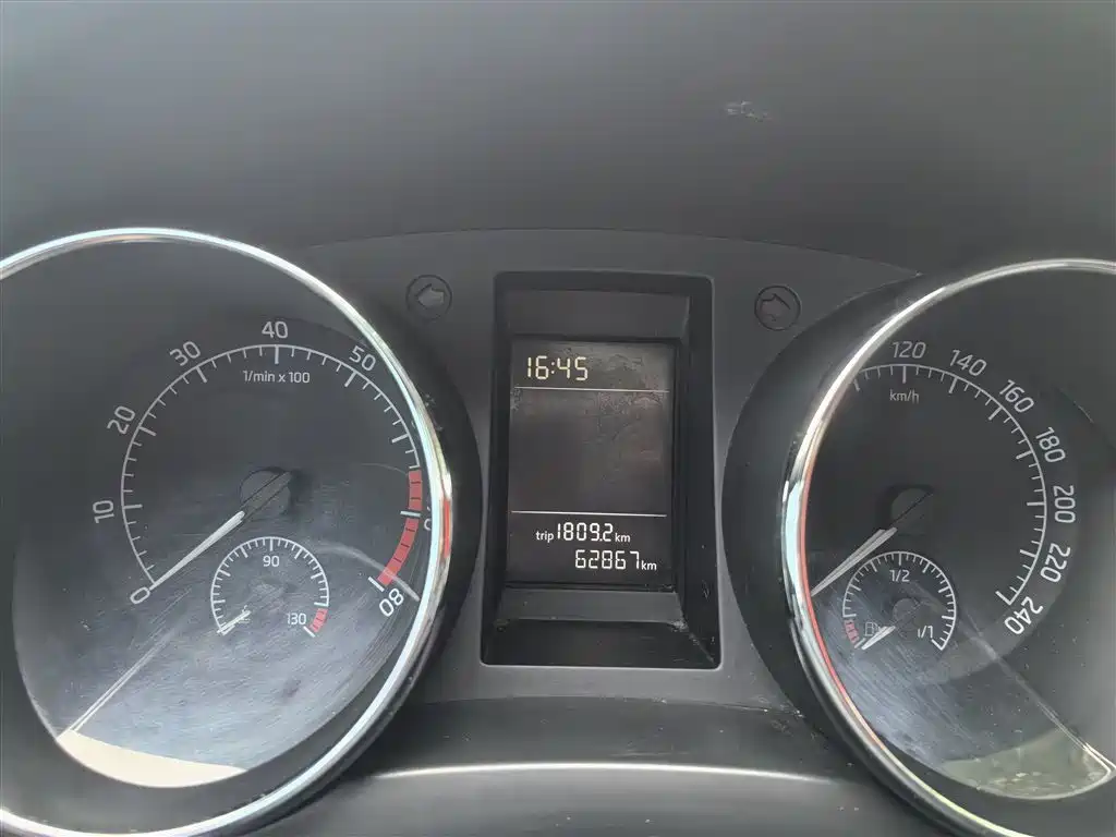 Škoda Yeti 2016 1.4TSI DSG Forward Edition фото 12