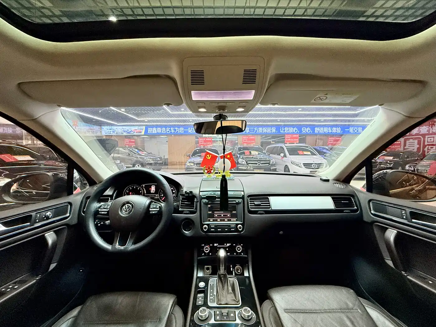 Volkswagen Touareg 2017 3.0TSI Explorer Edition фото 11