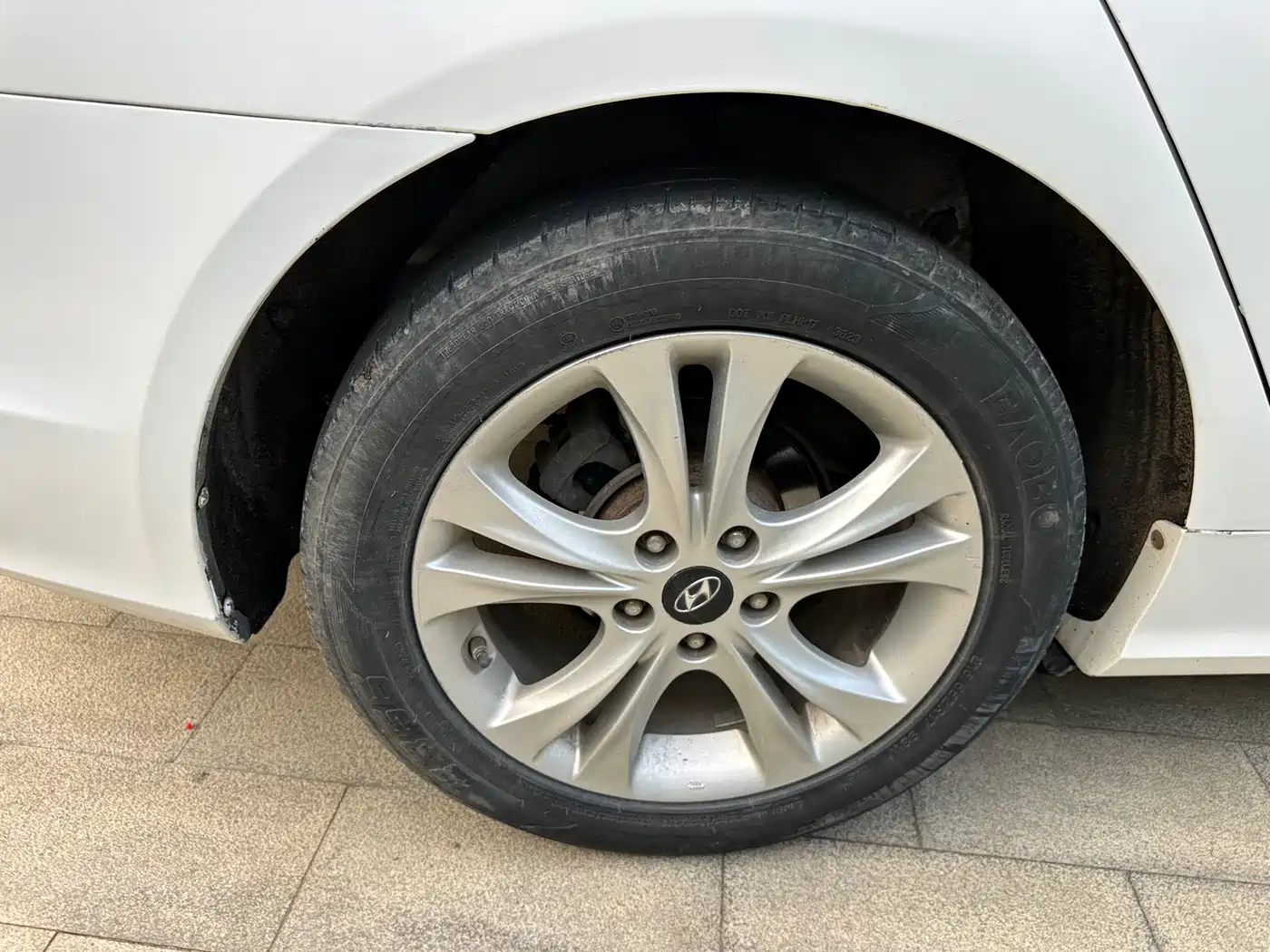 Hyundai Sonata 2011 2.0L Auto Leading Edition фото 14