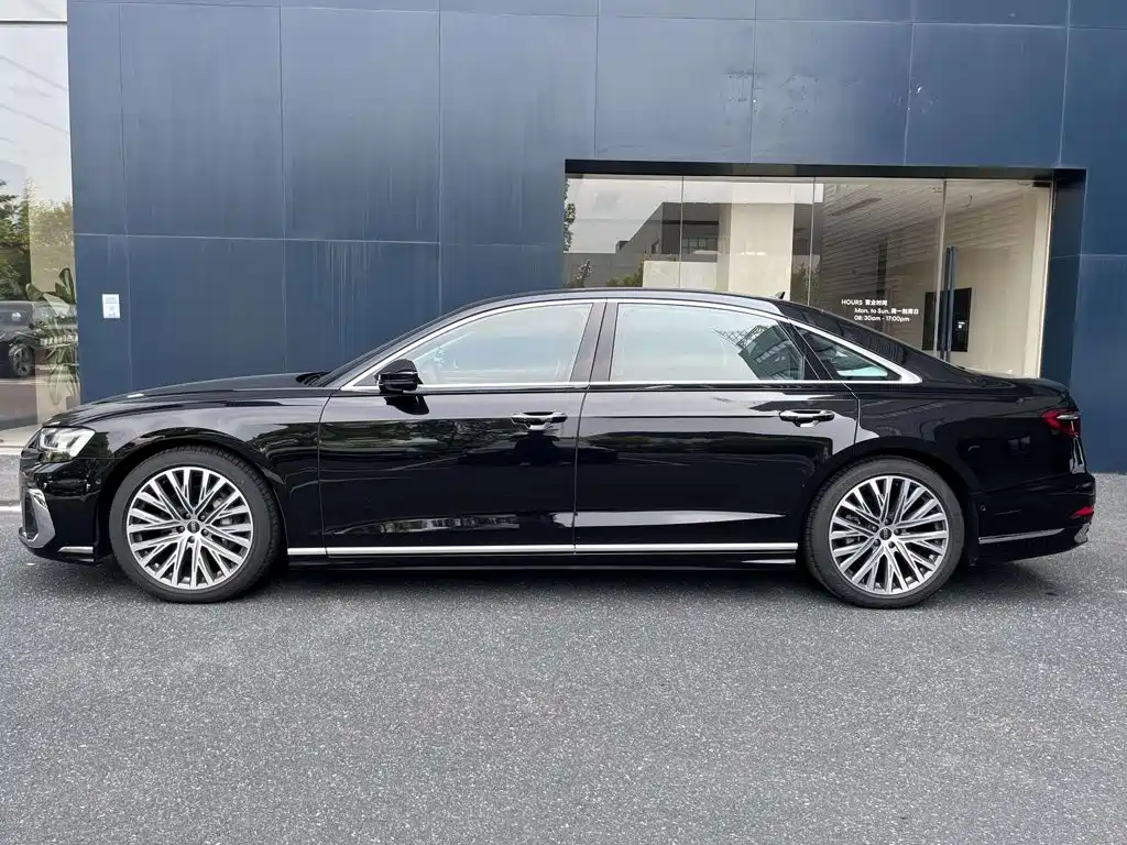 2025 Audi A8