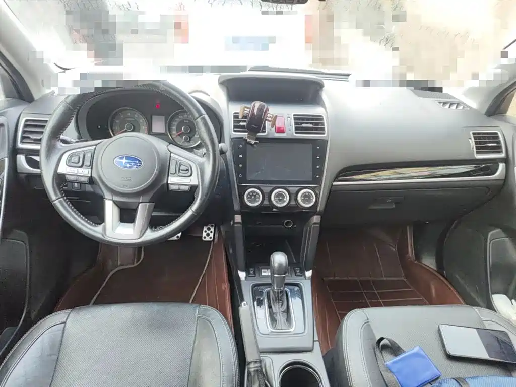 Subaru Forester 2016 2.0i Fashion Navigation Edition фото 13