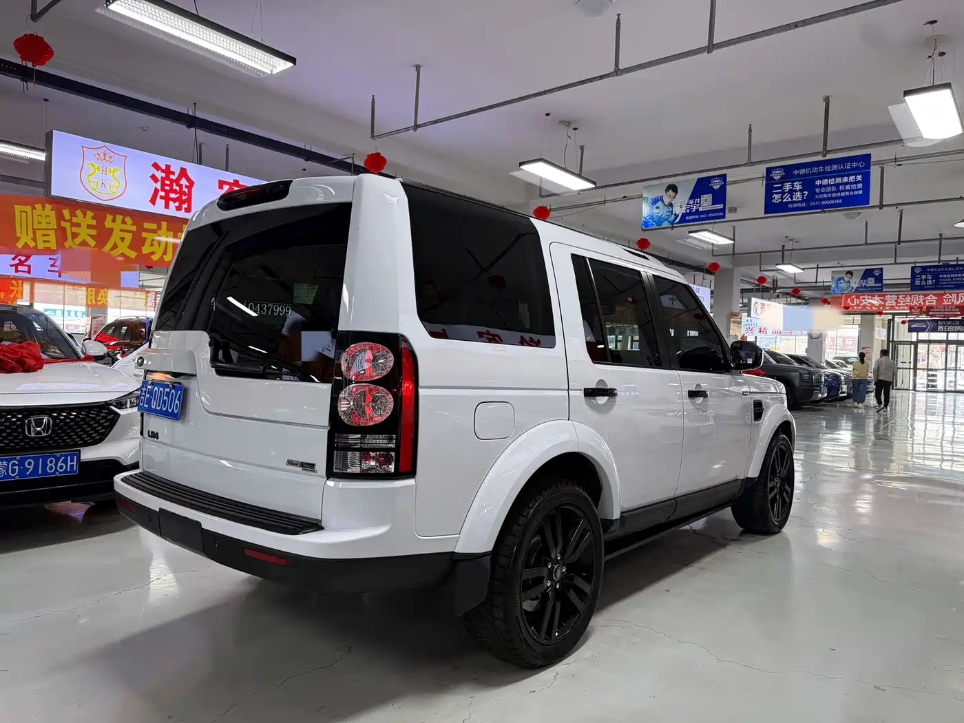 Land Rover Discovery 2014 3.0 SC V6 HSE фото 4