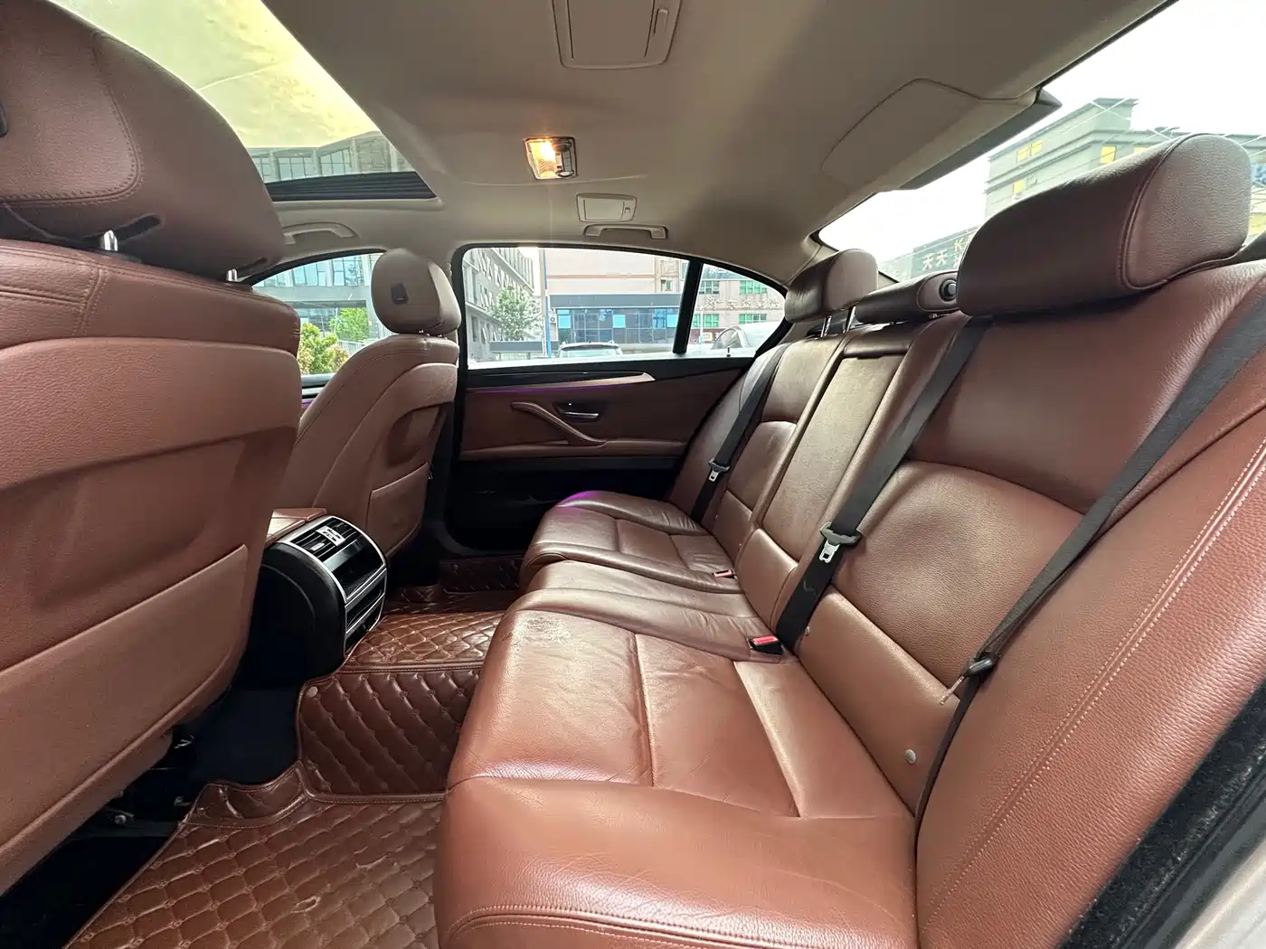 BMW 5 Series 2014 520Li Elegance фото 5