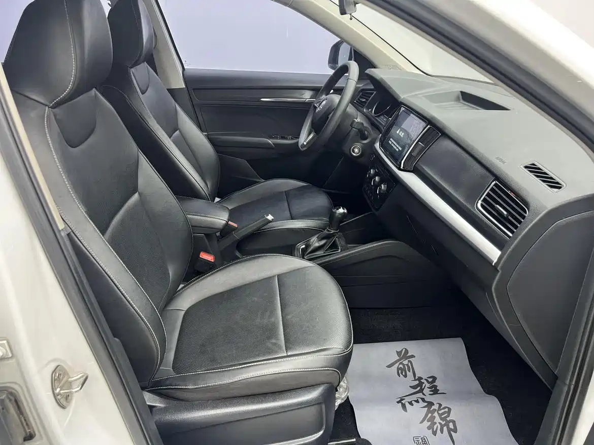 Škoda Kamiq 2023 1.5L Auto Comfort Edition фото 9