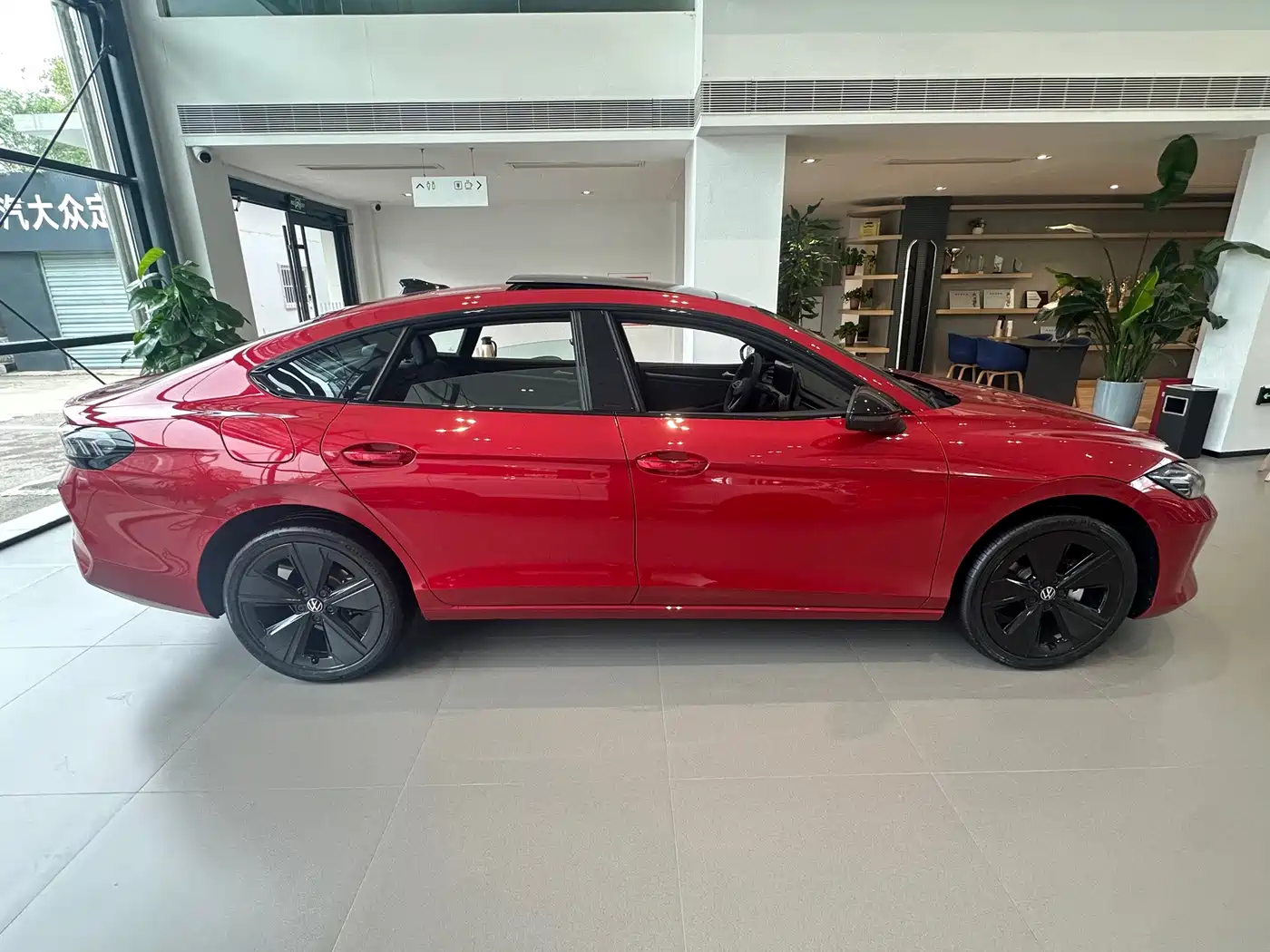 Volkswagen Lamando 2026 2025 Lamando L 2.0T Base