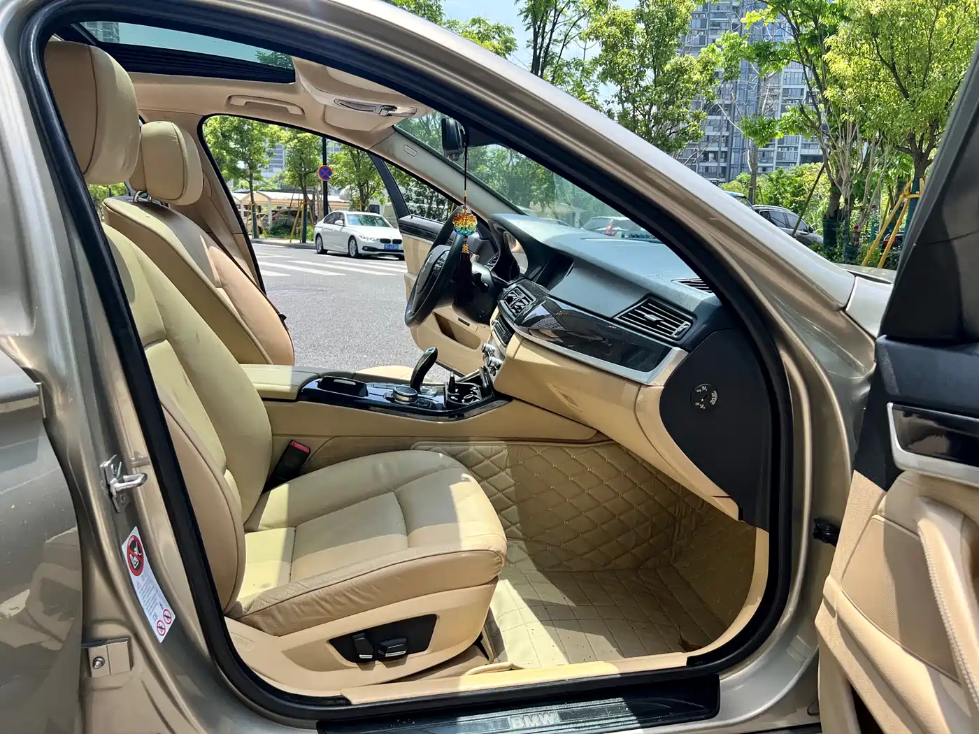 BMW 5 Series 2011 523Li Luxury фото 13