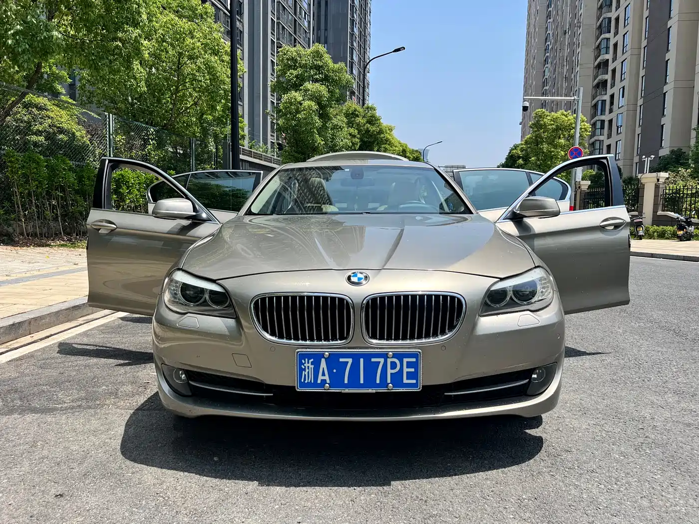 BMW 5 Series 2011 523Li Luxury фото 23