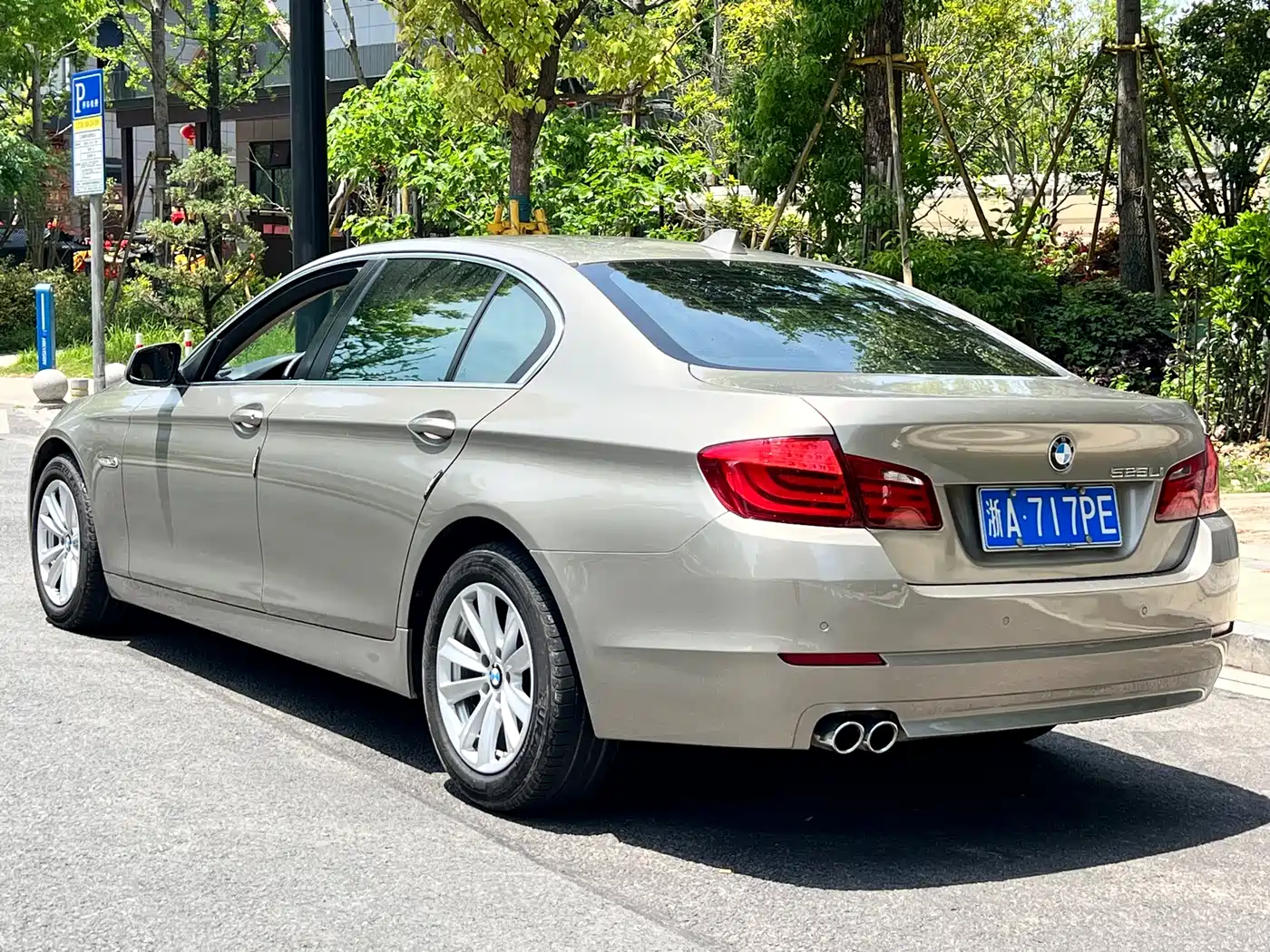 BMW 5 Series 2011 523Li Luxury фото 7