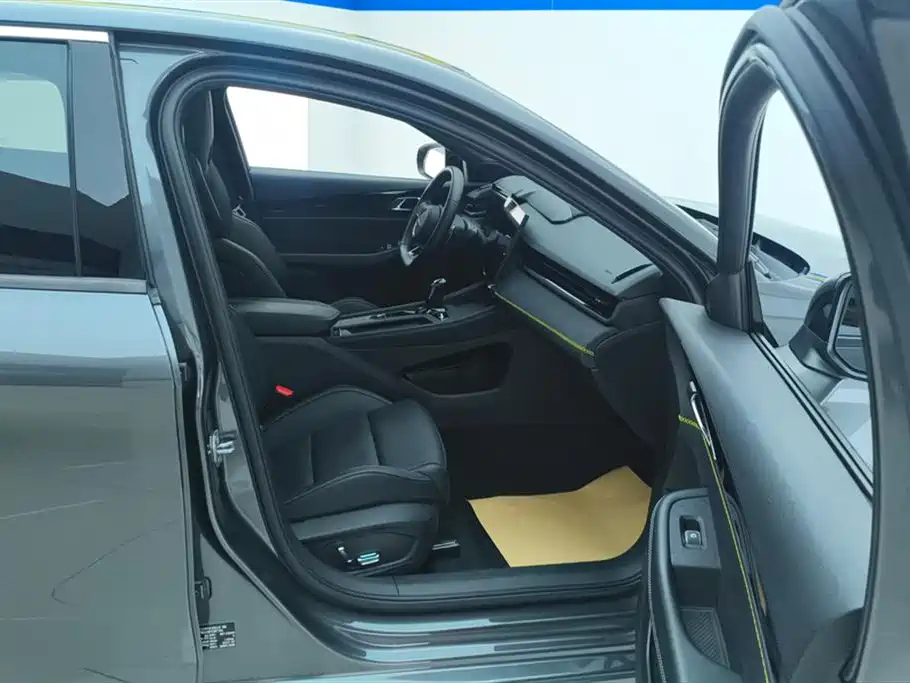 Lynk & Co 03 2023 1.5TD DCT Power Plus фото 8
