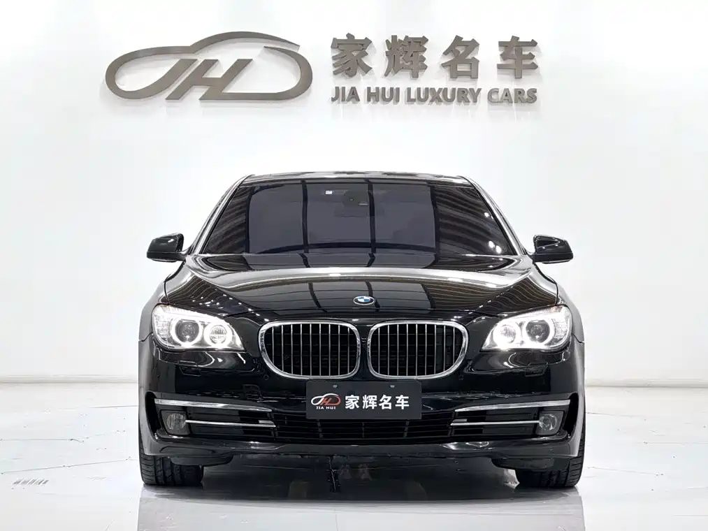 Фото 2 - BMW 7 Series