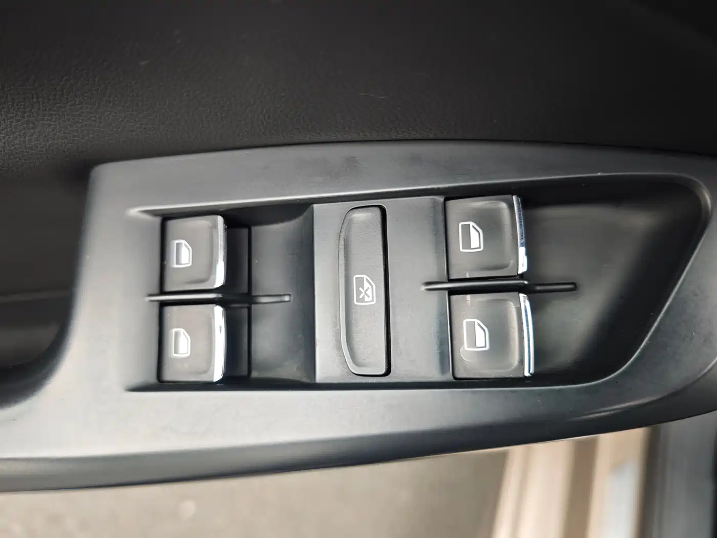 Volkswagen Sagitar 2015 230TSI Automatic Luxury фото 17