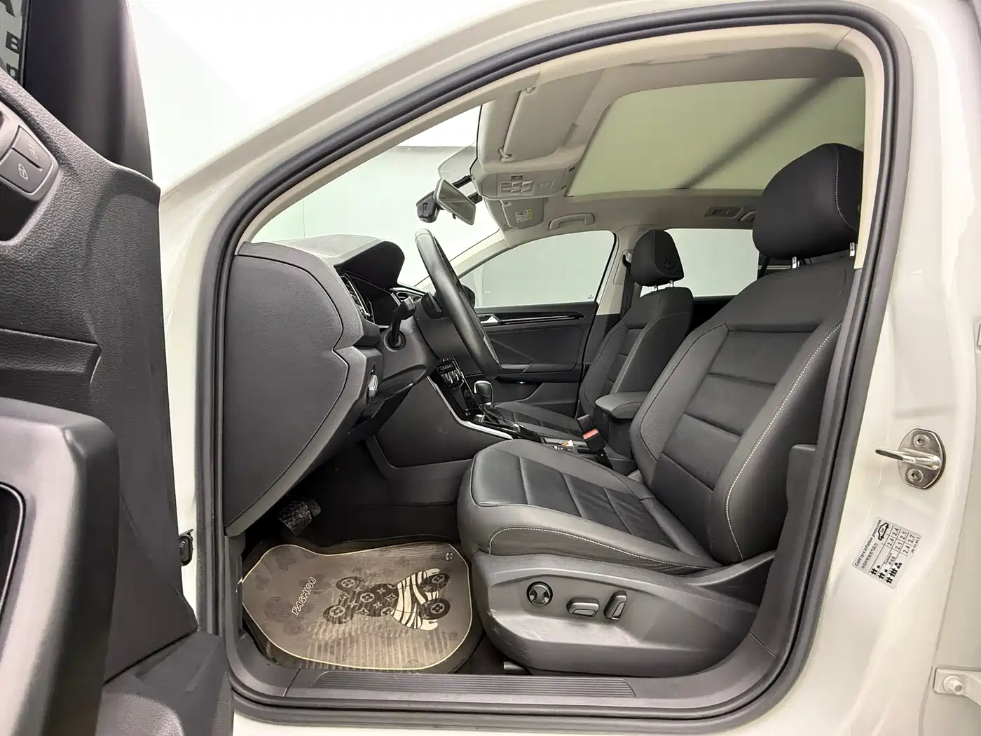 Volkswagen T-ROC 2022 280TSI DSG 2WD Comfort PLUS фото 15