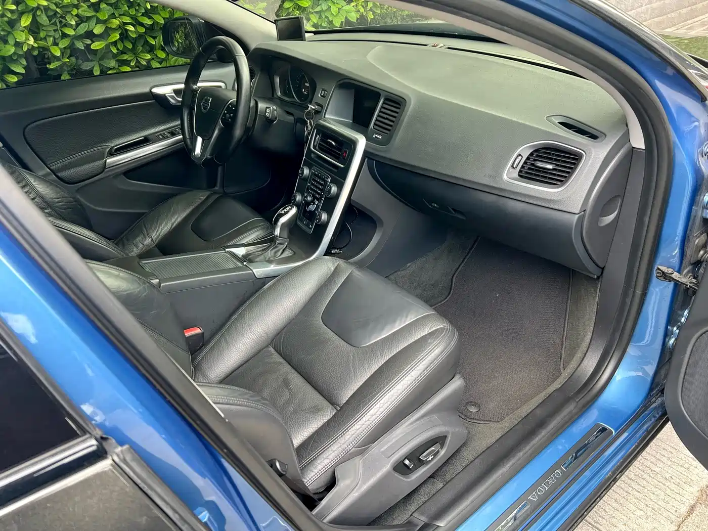 Volvo V60 2013 2014 T5 Zhiyi Edition
