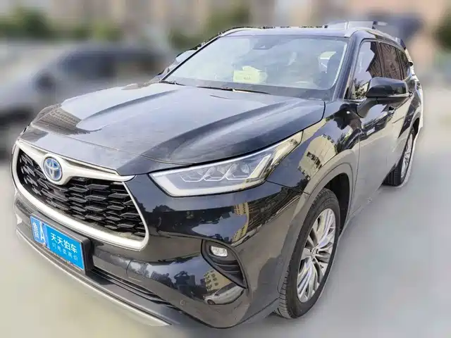 Toyota Highlander 2023 2.5L Smart Hybrid Dual Engine AWD Premium 7-Seater — фото 1