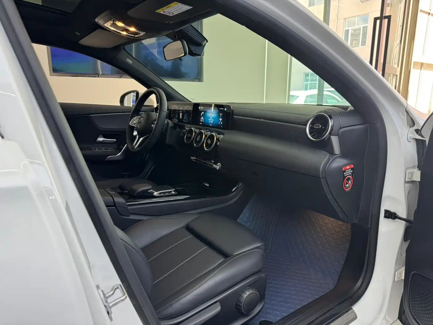 Mercedes-Benz A-Class 2021 A 180 L Sports Sedan фото 6