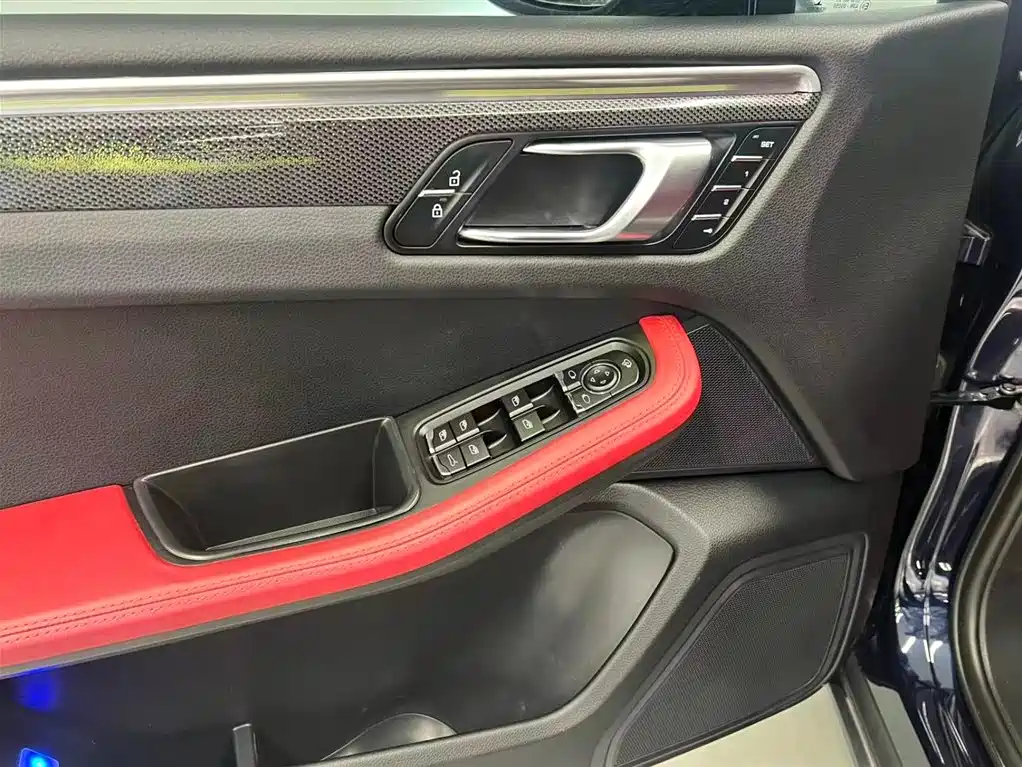 Porsche Macan 2023 Macan 2.0T фото 11