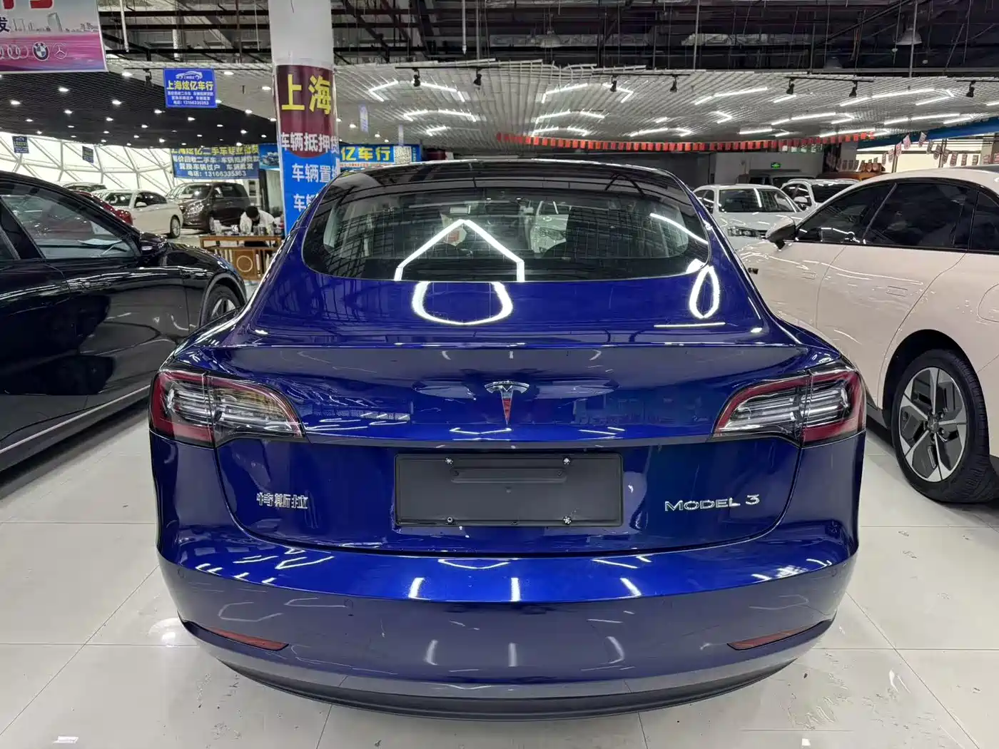TESLA MODEL 3