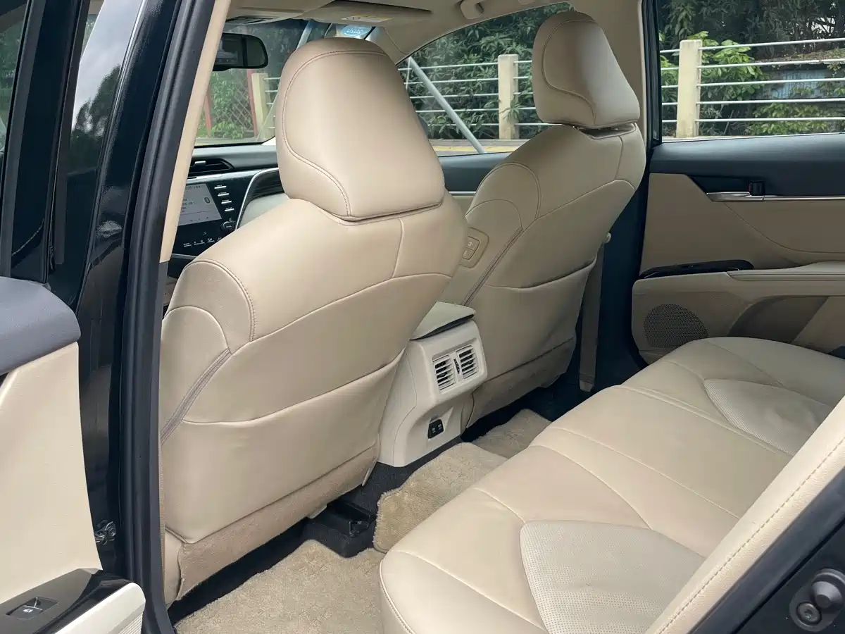 Toyota Camry 2018 2.5G Luxury Edition фото 8