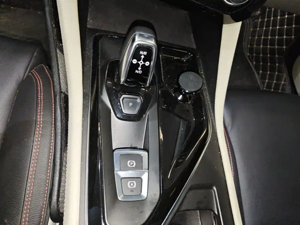 Lynk & Co 02 2018 Model 1.5T DCT 2WD Yao Pro Edition China V фото 14