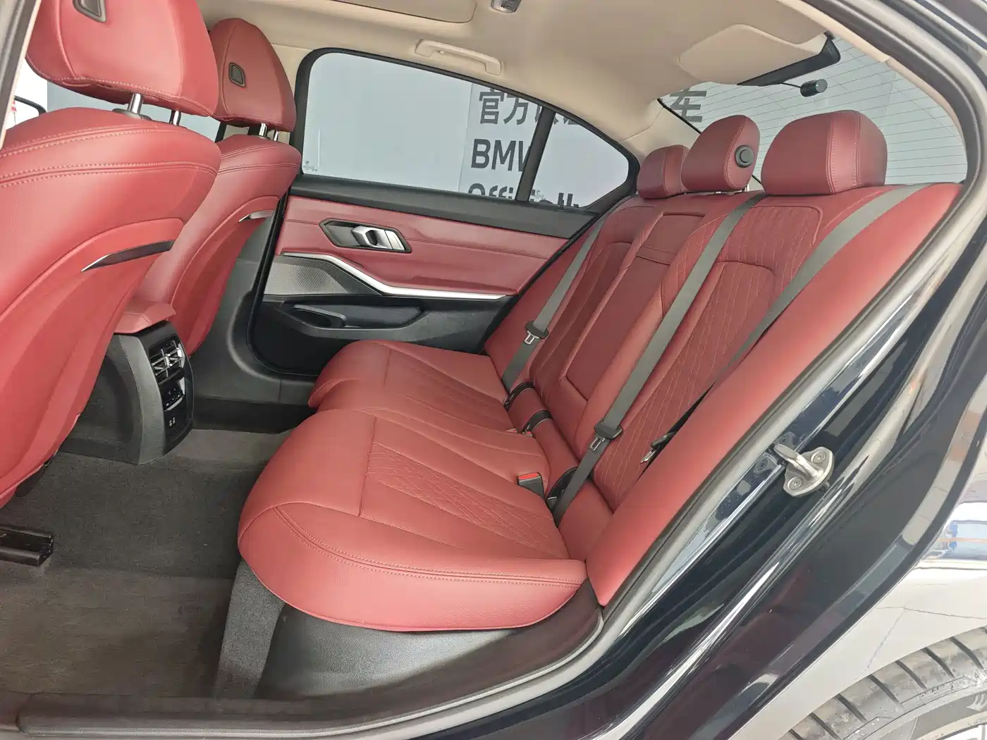 BMW 3 Series 2024 320Li M Sport Package фото 7