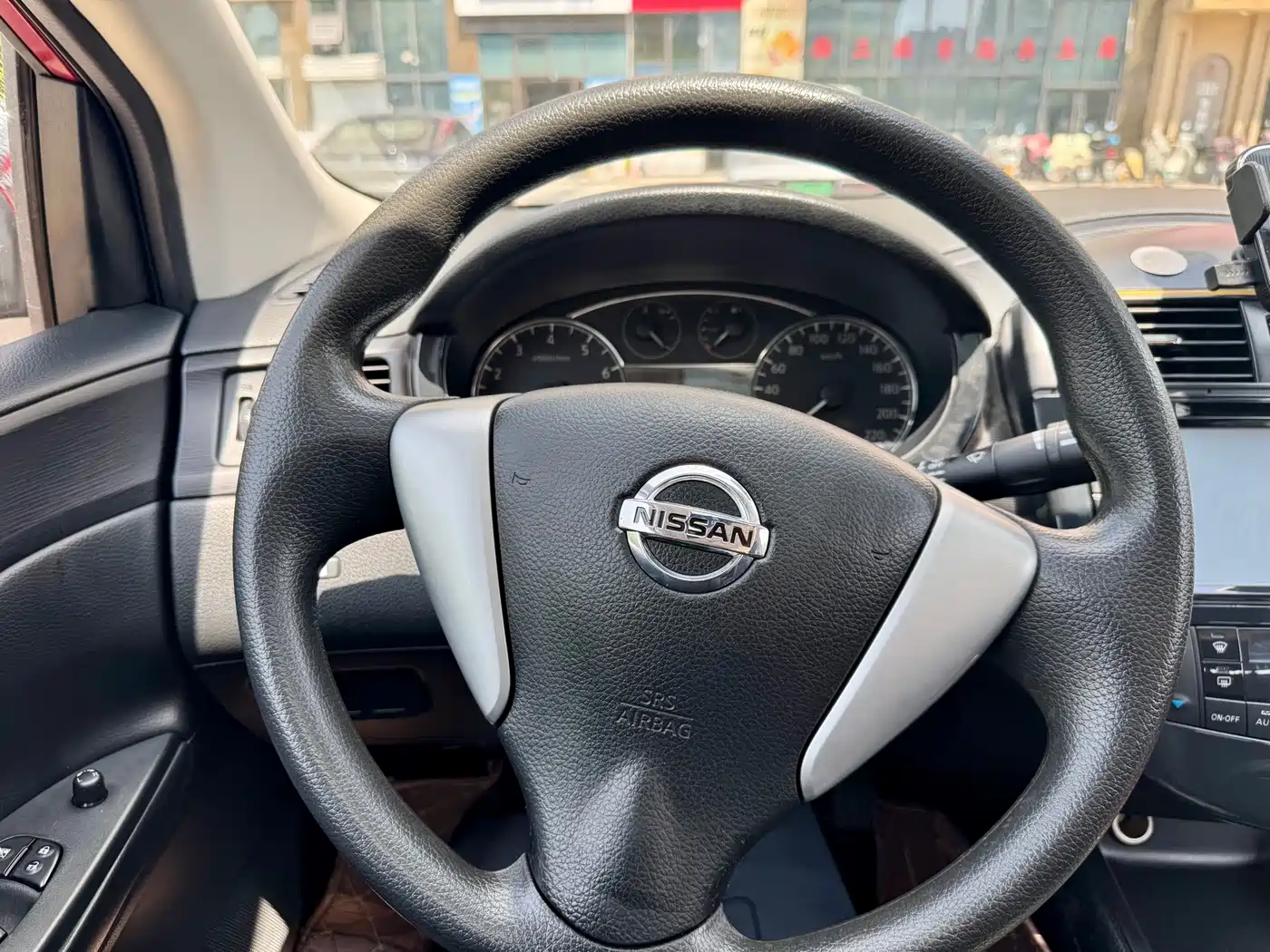 Photo 17 - Nissan Tiida