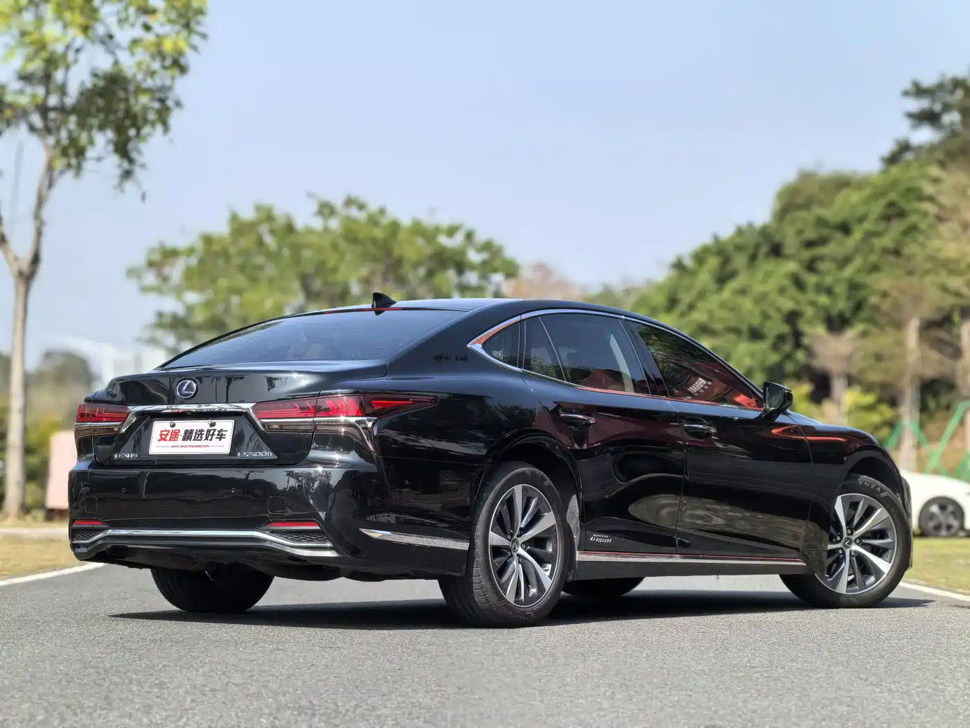 Lexus LS 2020 500h Excellence (China V) фото 3
