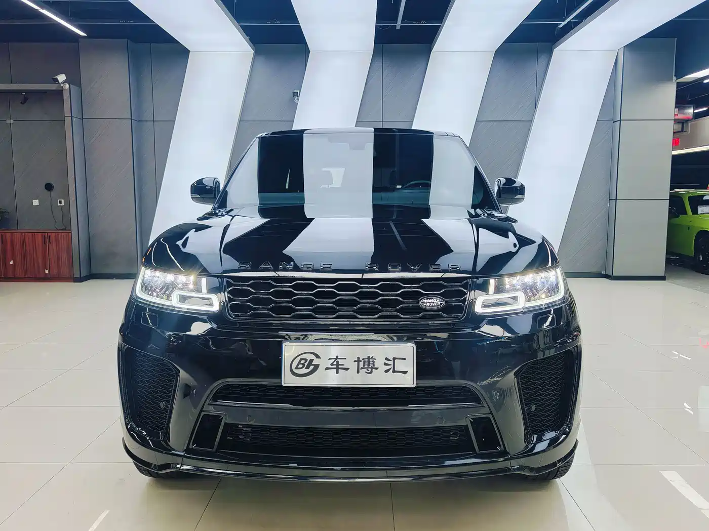 Land Rover Range Rover Sport 2016 Model 3.0 SC V6 HSE фото 2