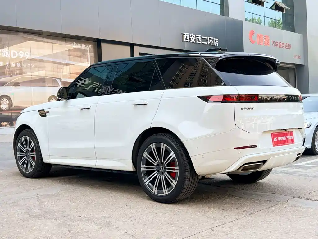 Land Rover Range Rover Sport 2026 2025 400PS Dynamic SE