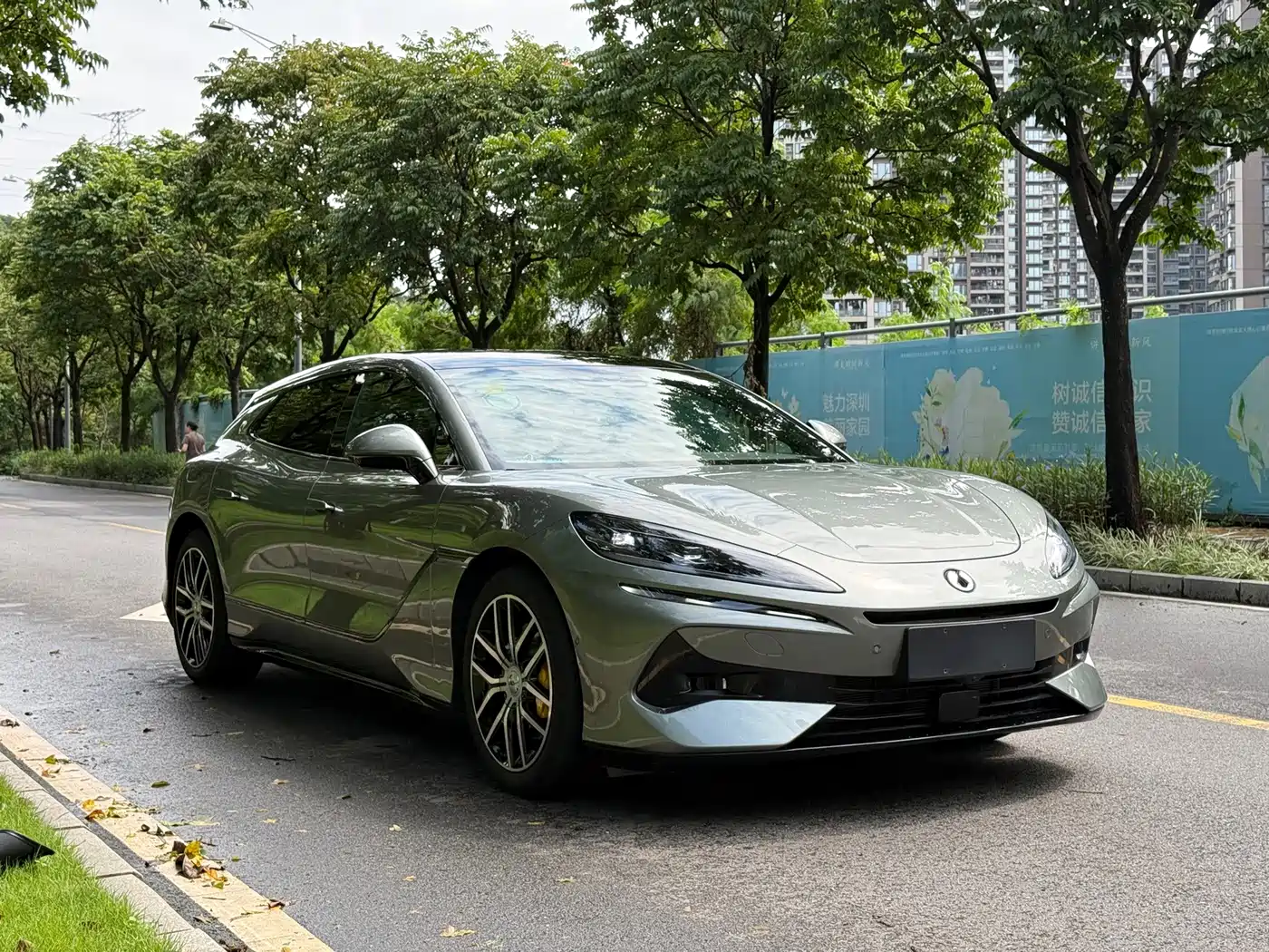 Denza Z9GT 2026 2024 Model 1100 AWD Pro Edition