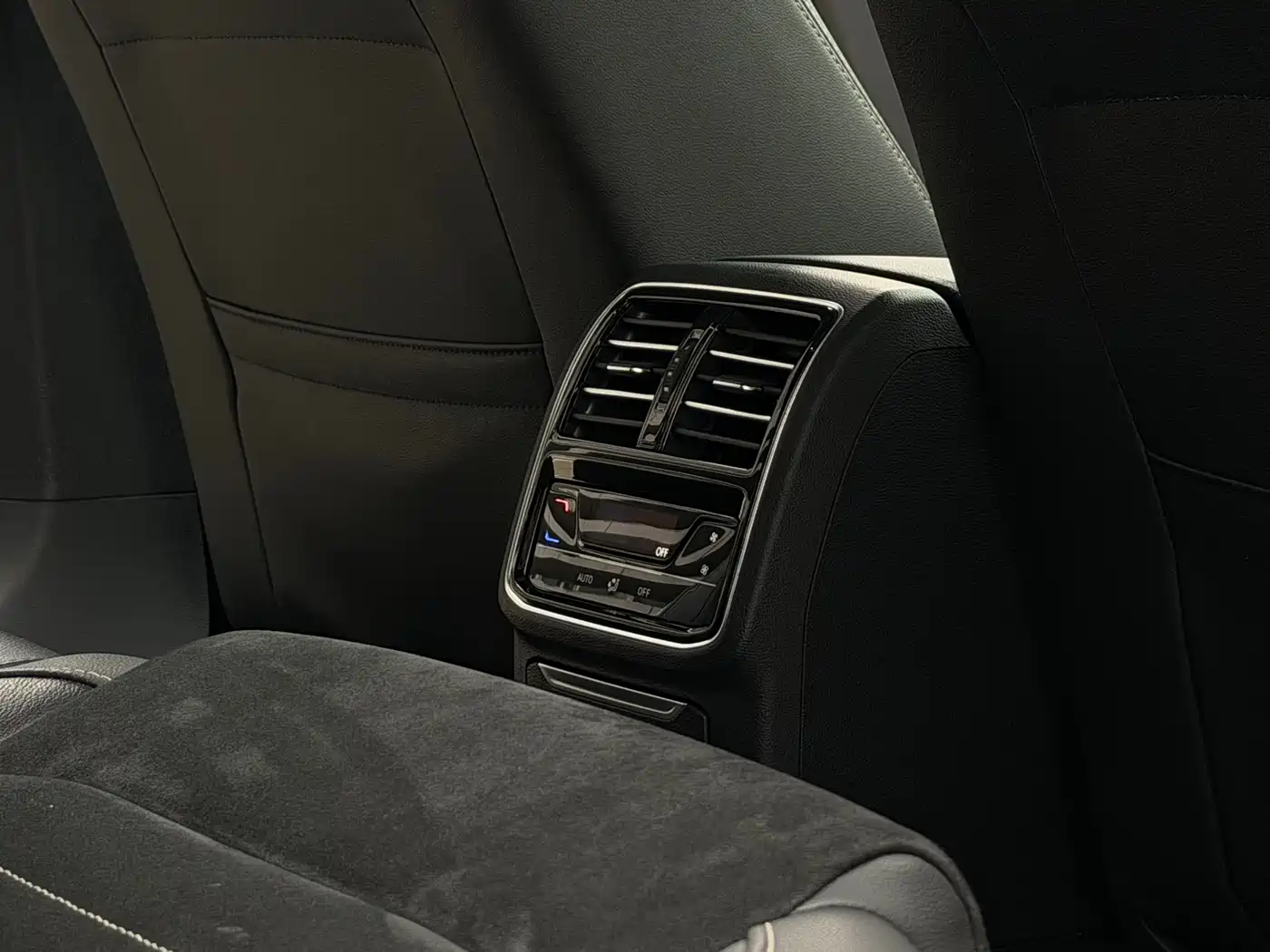 Volkswagen Magotan 2020 330TSI DSG Luxury фото 19