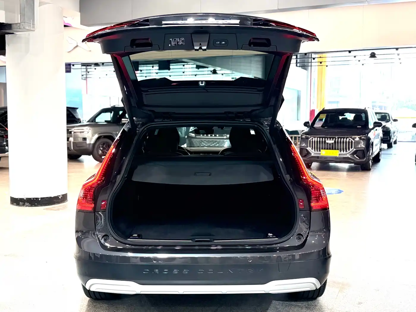 Volvo V90 2024 2024 Cross Country B5 AWD Wisdom Edition