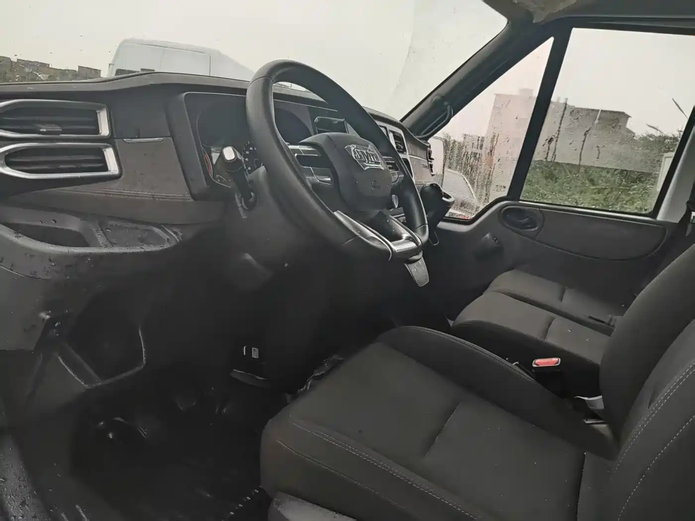 Jiangling JMC Fushun 2025 Model 2.0T 6MT Diesel Short Wheelbase Low Roof Commercial MPV 5/6 Seats with Dual Swing Doors фото 5