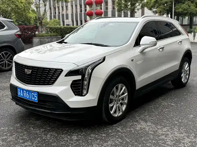 CADILLAC XT4